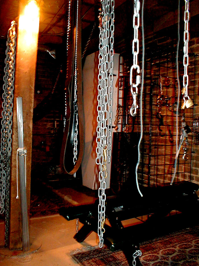 bondage_equipment_08