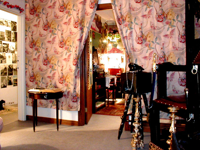 fetish_accomodations_08