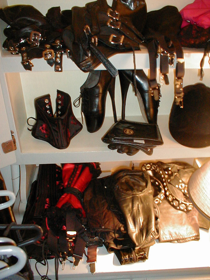 fetish_wear_05